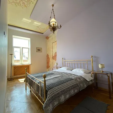 3 Bedrooms On Nasypna 3 Apartamento Lviv