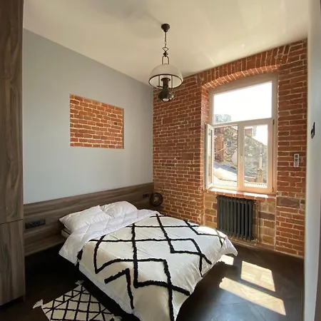 3 Bedrooms On Nasypna 3 *