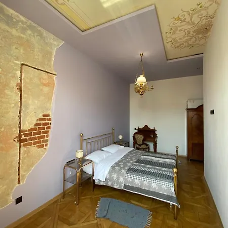 3 Bedrooms On Nasypna 3 Lviv