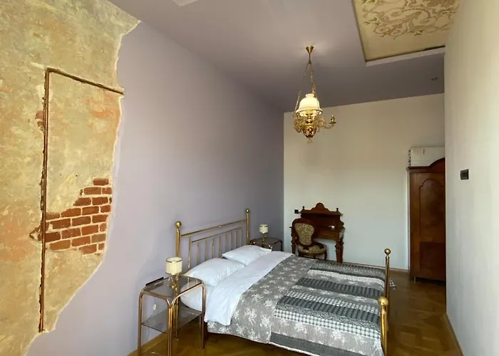 3 Bedrooms On Nasypna 3 Lviv